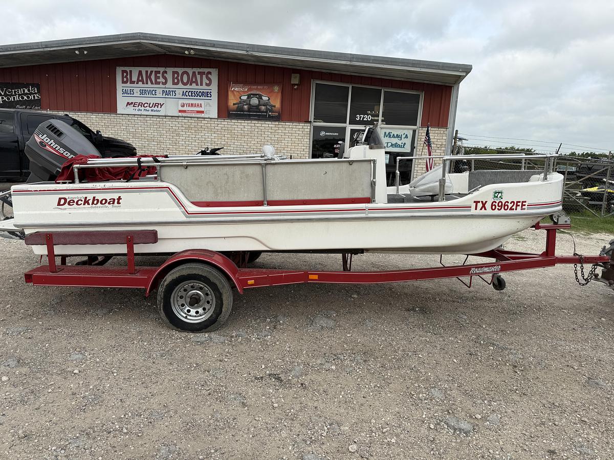 Used 2000 Deck Boat