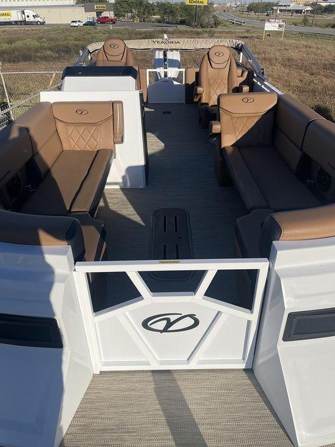 2025 Veranda VX25RC Luxury Tri-Toon