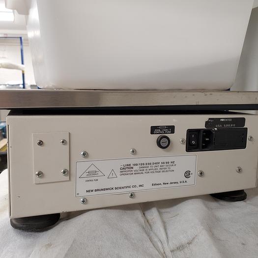 Used New Brusnwick Scientific Innova 2000 Platform Shaker