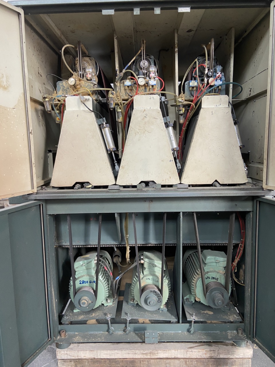 Usato Linea di levigatura calibratura superiore e inferiore, marca Sandingmaster da mm. 900 ( SCSO 3 1100 + SCSB3 900 )