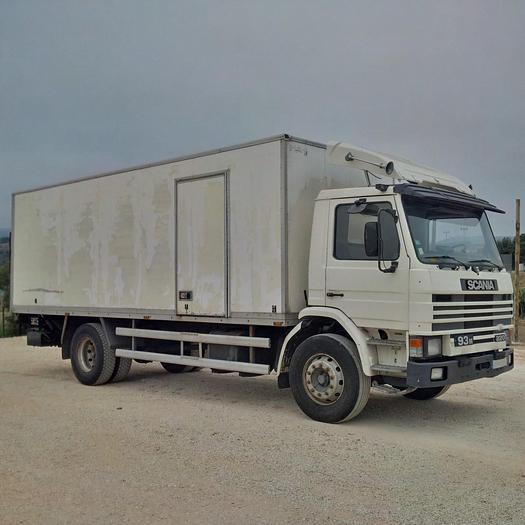 Usado 1991 SCANIA P 93M 220 box lorry