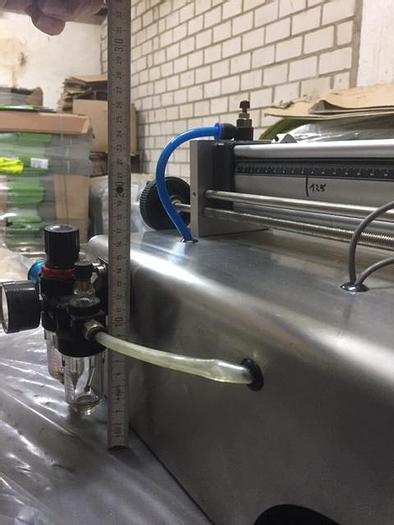 Neumaschine Pneumatischer Tisch - Kolbenfüller