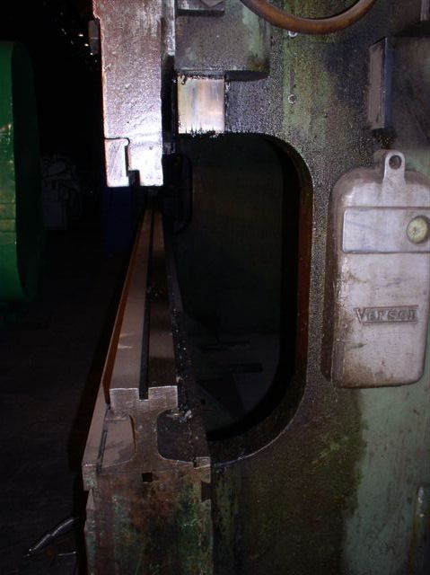 Used 12' x 250 Ton Verson Model B1110-250 Press Brake