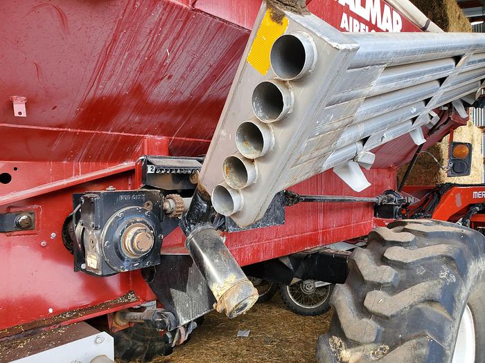 Used 2011 Valmar AirFlo 6600 Fertilizer Applicator