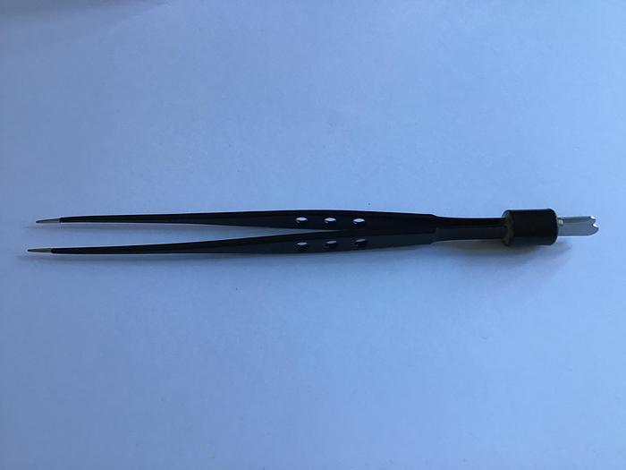 Used Forceps Diathermy Bipolar 1.1mm Tip Euro Tab Connector Delicate 220mm AESCULAP GK808R