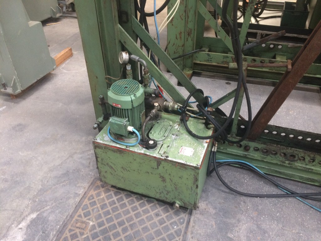 Usato Pressa snervatrice per legno massiccio 182×30