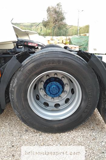 Used 2005 DAF XF95 430 manual tractor unit