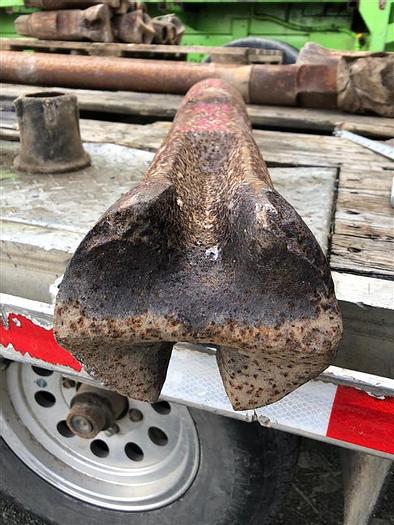 Used 5-1/2" X 25" Chisel Style Drill Bit 2.25x3.25 Thread for Cable Tool