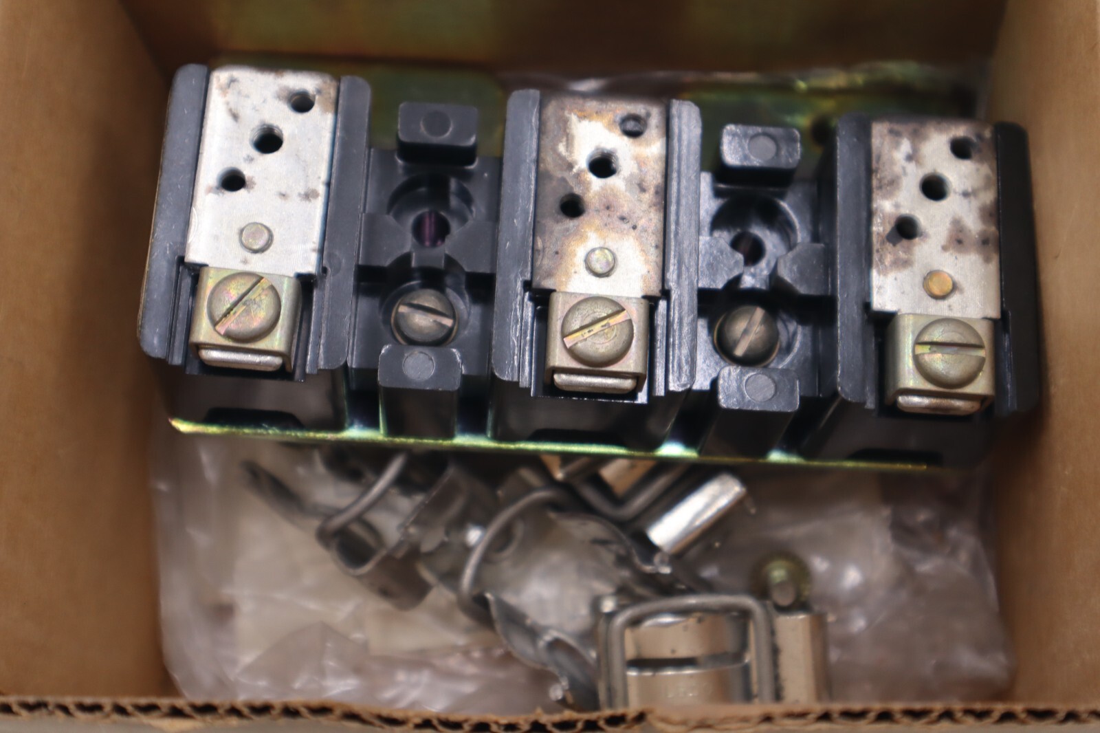 Used NEW OPEN BOX ALLEN BRADLEY 1494F-J633 SER. B FUSE BLOCK ADAPTER PLATE STK 5499