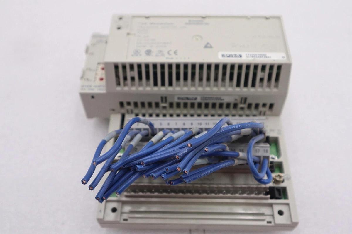 Used Schneider Electric 170ADM35010 PLC I/O Base 24VDC-16PT IN/OUT #4103