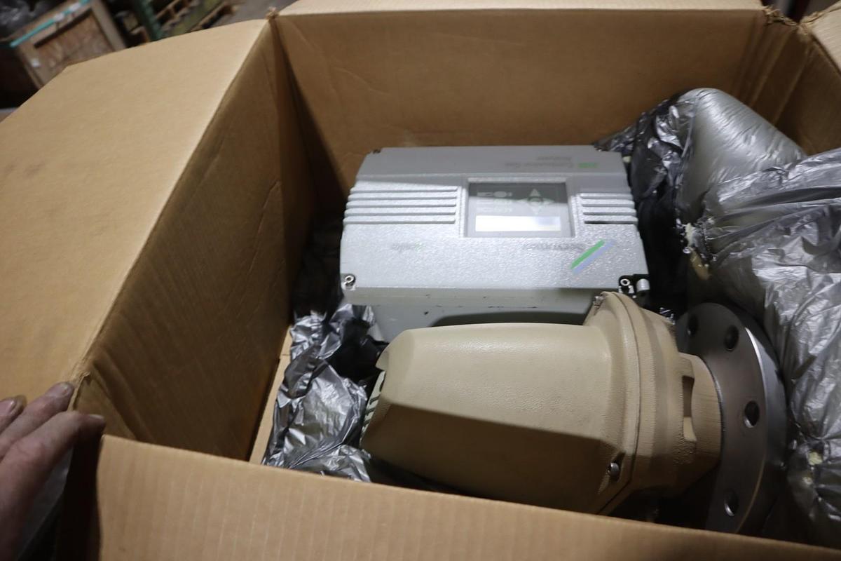 SERVOMEX XENDOS 2700/ 02720704 COMBUSTION GAS ANALYSER - STOCK GF285