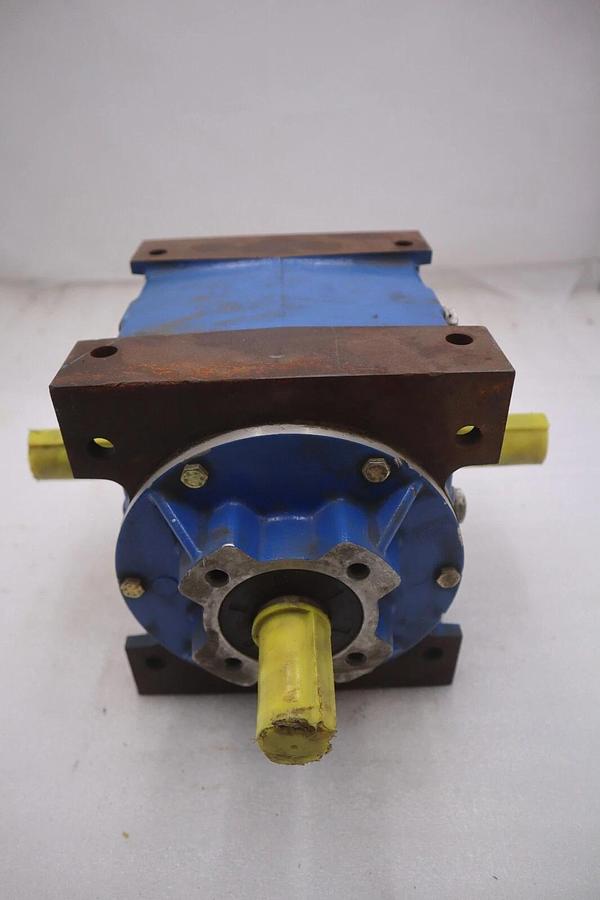 BONFIGLIOLI-RIDUTTORI RAN 28 DA RIGHT ANGLE GEAR UNIT STOCK #M-46