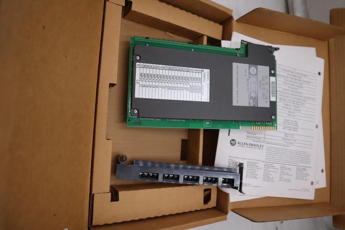 NEW OPEN BOX AB ALLEN BRADLEY 1771 IAD 17 POINT Input Module 1771-IAD STK GF1399