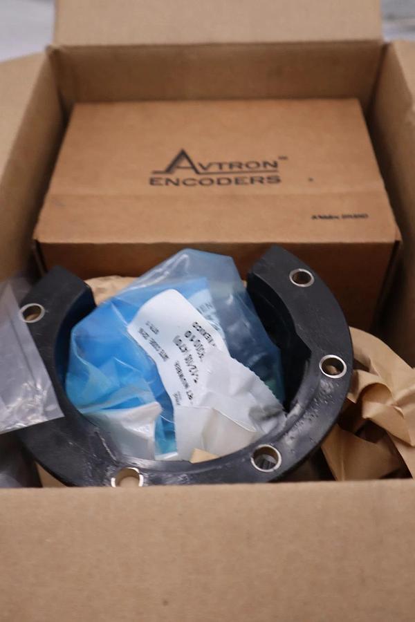 NEW AVTRON HS35MYX6CRU1UA00/ HS35M YX6CRU1UA00 ENCODER - STOCK 3146CC