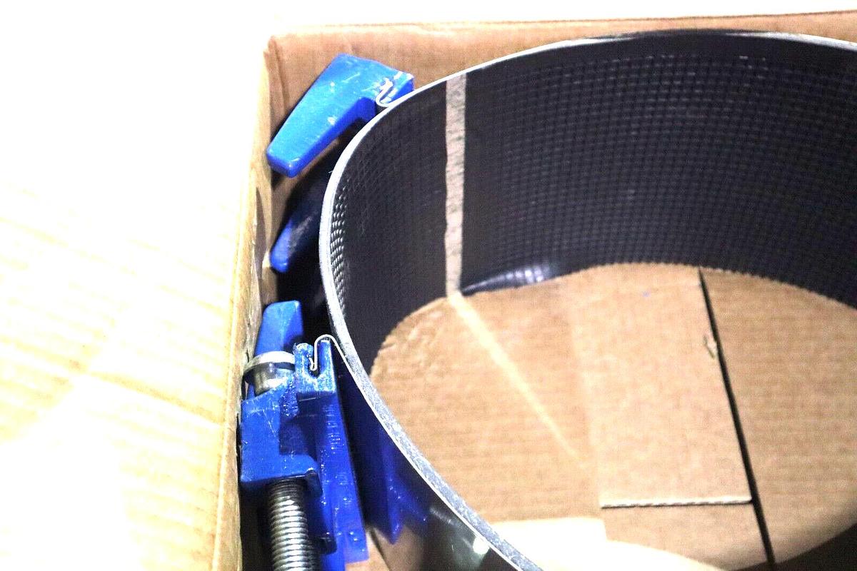 Used SMITH BLAIR 22600132007000 REPAIR CLAMP FULL CIRCLE NITRILE GASKET STOCK #1720