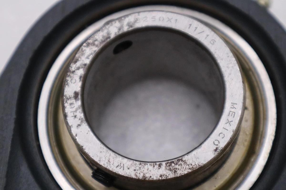 HUB CITY 250 X 1 11/16” Pillow Block 2 Bolt Mounted Bearing STOCK H1346