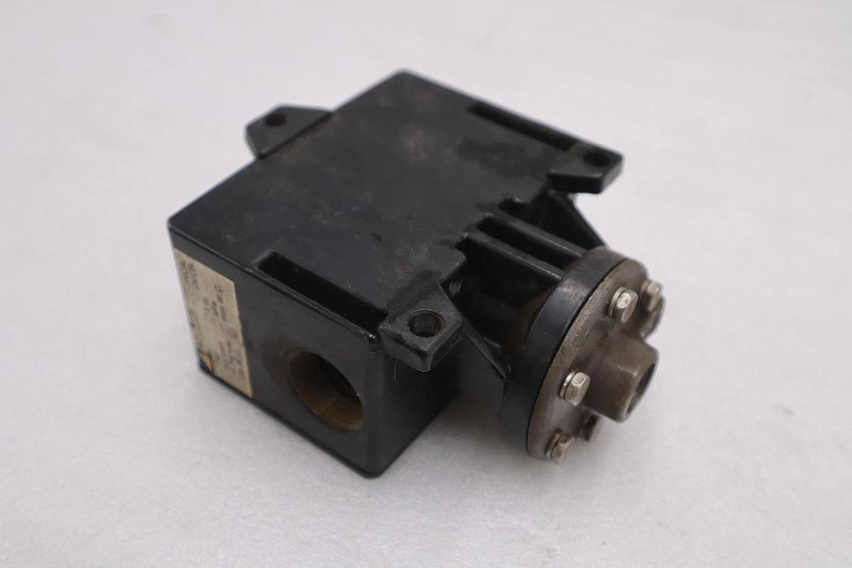 Used ASHCROFT PRESSURE SWITCH CAT #B424B XFMRN STOCK GF372