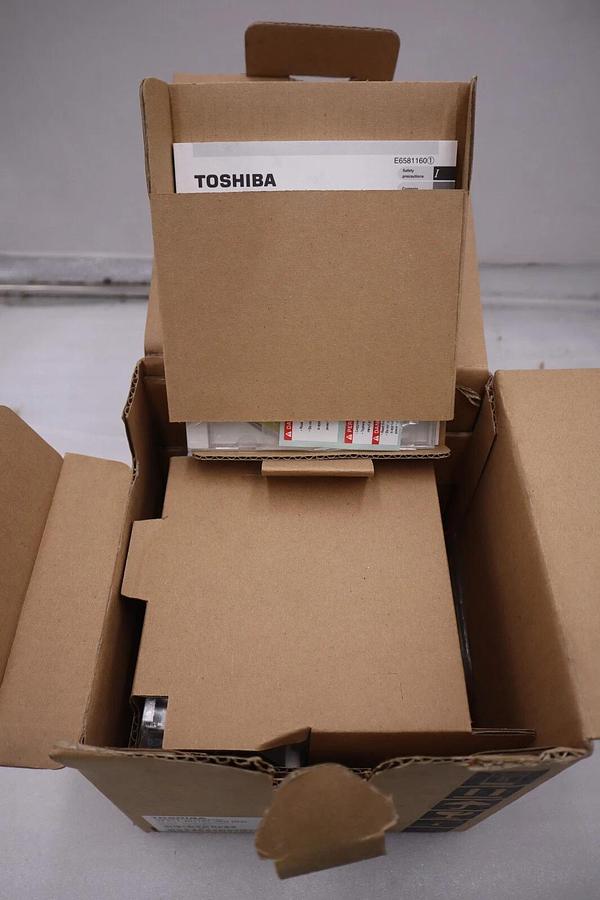 NEW Toshiba VFS11-4037PL-WN (R5) INVERTER DRIVE TOSVERT VF-S11 3 PHASE #H117