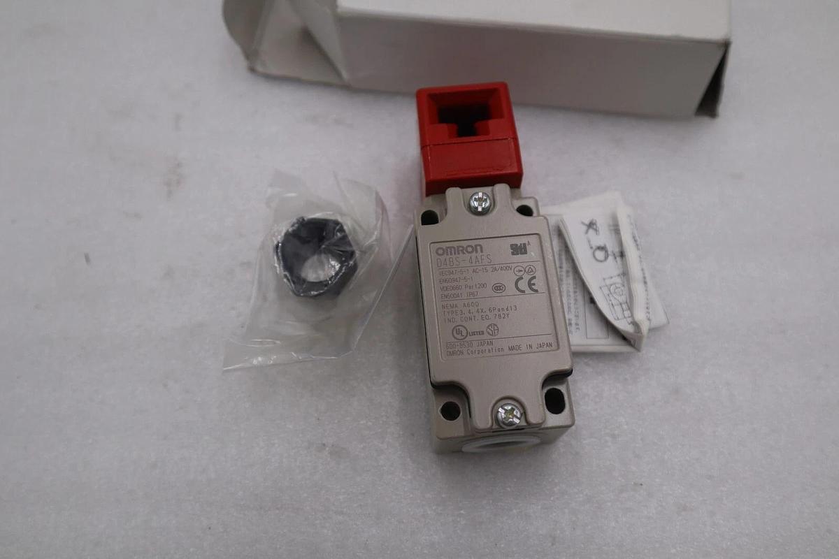 NEW Omron D4BS-4AFS-NPT Limit Switch, Safety Interlock STOCK H96A