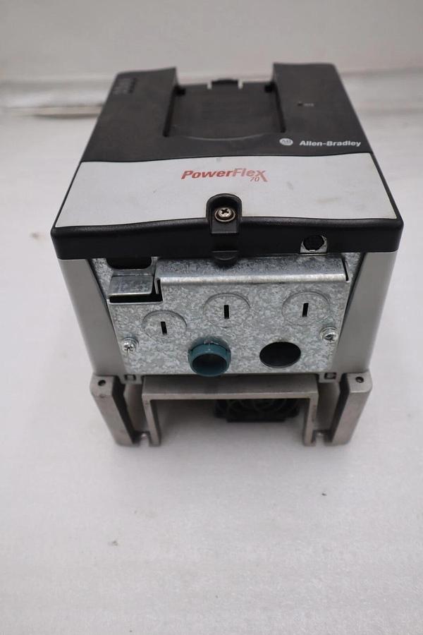 Used Allen-Bradley 20AD5P0A3AYNNNC0 PowerFlex 70 Adjustable Frequency Drive #H122