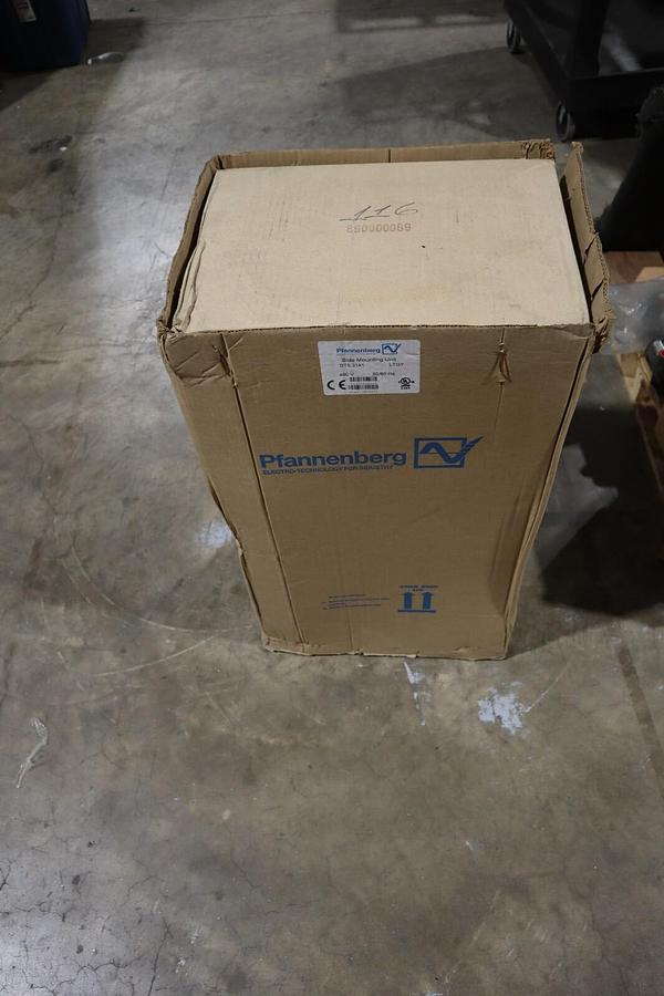 NEW Pfannenberg DTS 3141 460V LTGY Side Mounting Cooling Unit STOCK S-678