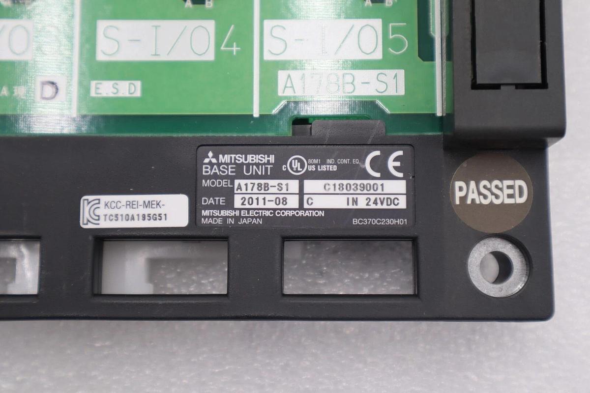 NEW MITSUBISHI A173UHCPU MOTION CONTROLLER W/ A178B-S1 8-SLOT BASE UNIT #L-700