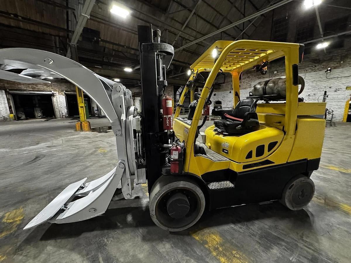 Used 15,500LB. HYSTER MDL S155FT WITH 84" CASCADE EXTRA HEAVY CASCADE PAPER CLAMP
