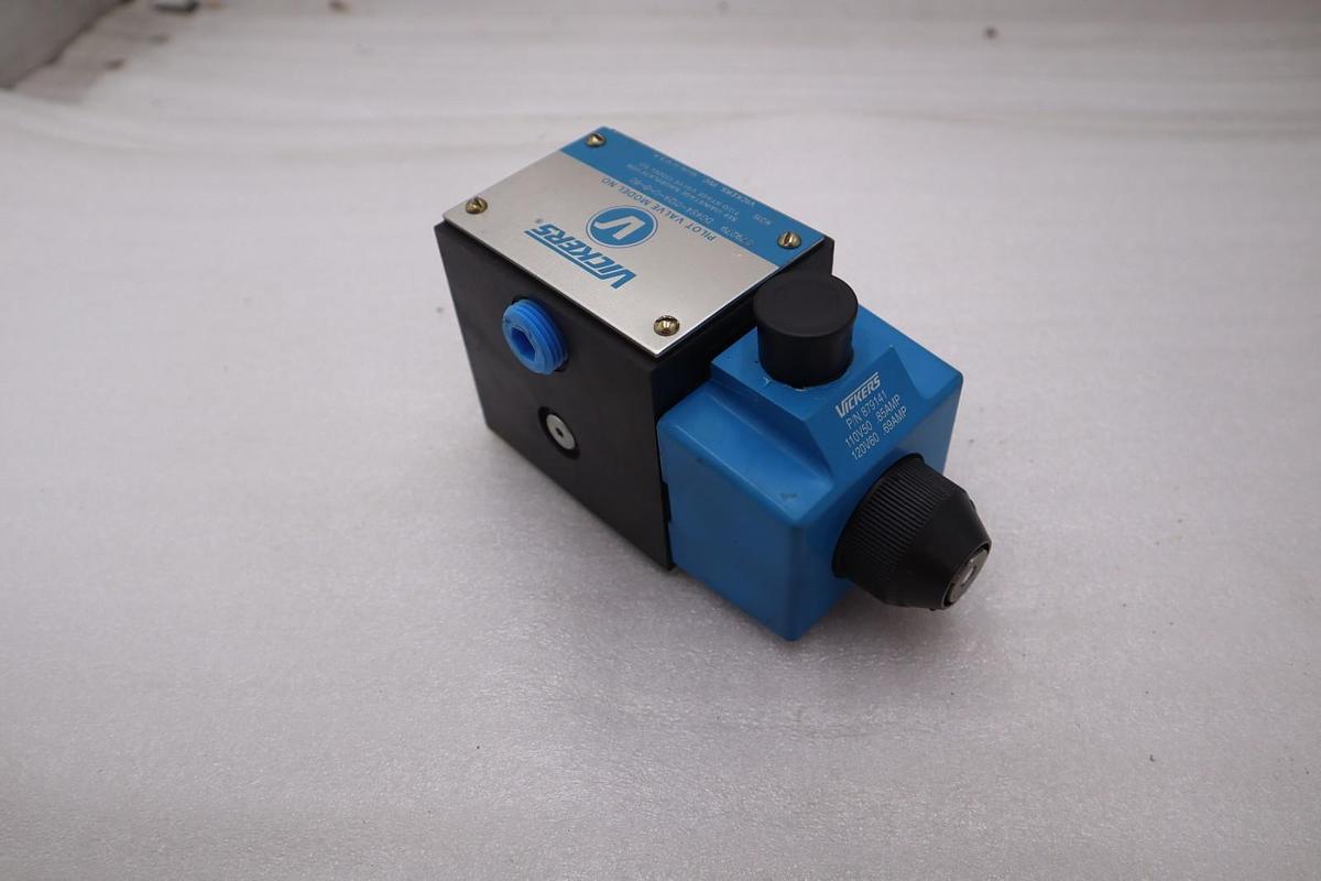 Used VICKERS PILOT VALVE MODEL DG4A4-012A-U-B-60 STOCK #2156A
