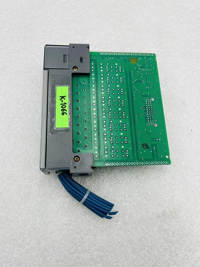 Used ALLEN BRADLEY 1746-OB16 SLC 500 OUTPUT MODULE SERIES D #K-1066