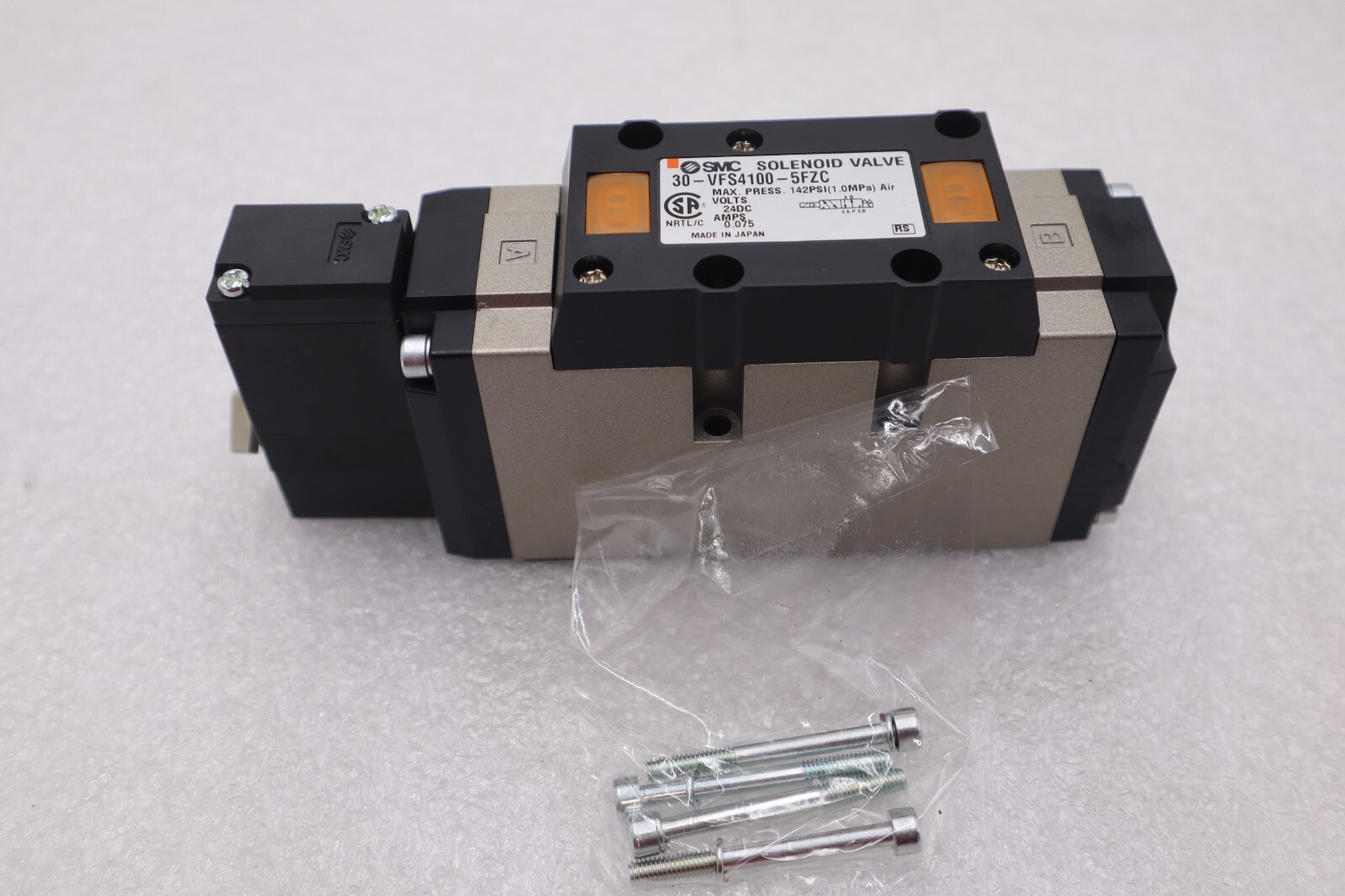 Used SMC 30-VFS4100-5FZC / 30VFS41005FZC NEW OPEN BOX 19 AVAILABLE STOCK 1767-A