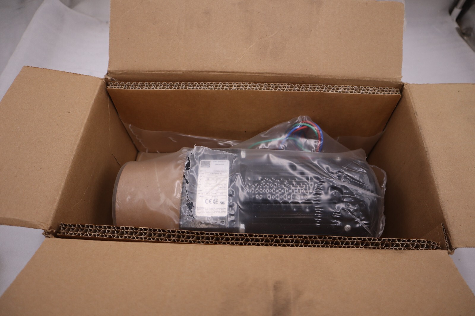 Bodine gear motor 42R5BFPP-E2 230V 3PH 1/4HP 10:1 170 RPM NEW UNIT STOCK H458