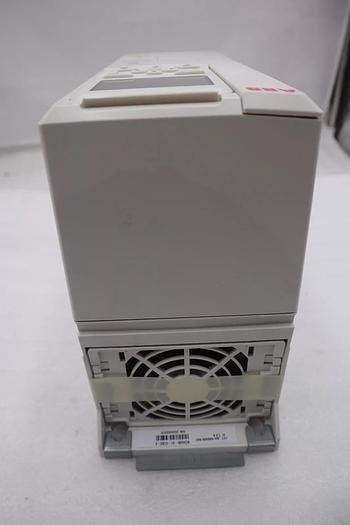 ABB ACH580-01-07A6-4 Drive INPUT 3PH 400/480VAC 50/60HZ 7.6AMP 5HP STOCK 2059-A