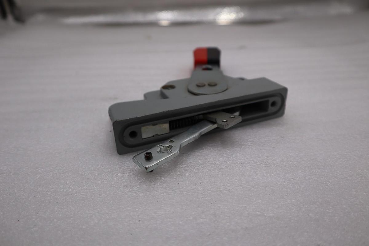 Used *New* ABB K7FHD-HS12 Disconnect Handle Kit, Electrical Enclosure Operator Switch