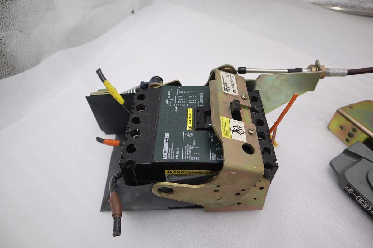 Used SCHNEIDER ELECTRIC 9422CFA10 SQUARE D FAL34040 STOCK 2401A