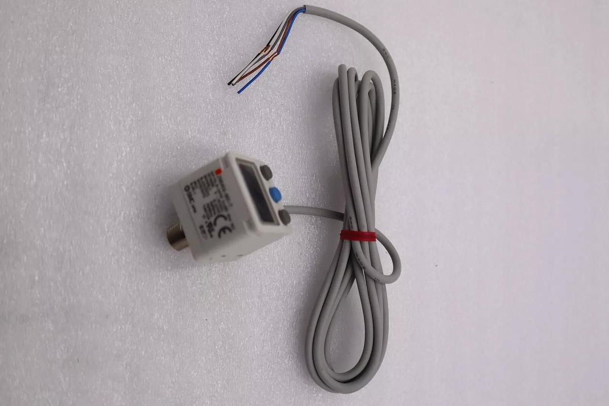Used SMC ZSE40A-N01-T High Precision Digital Pressure Switch L-515-C