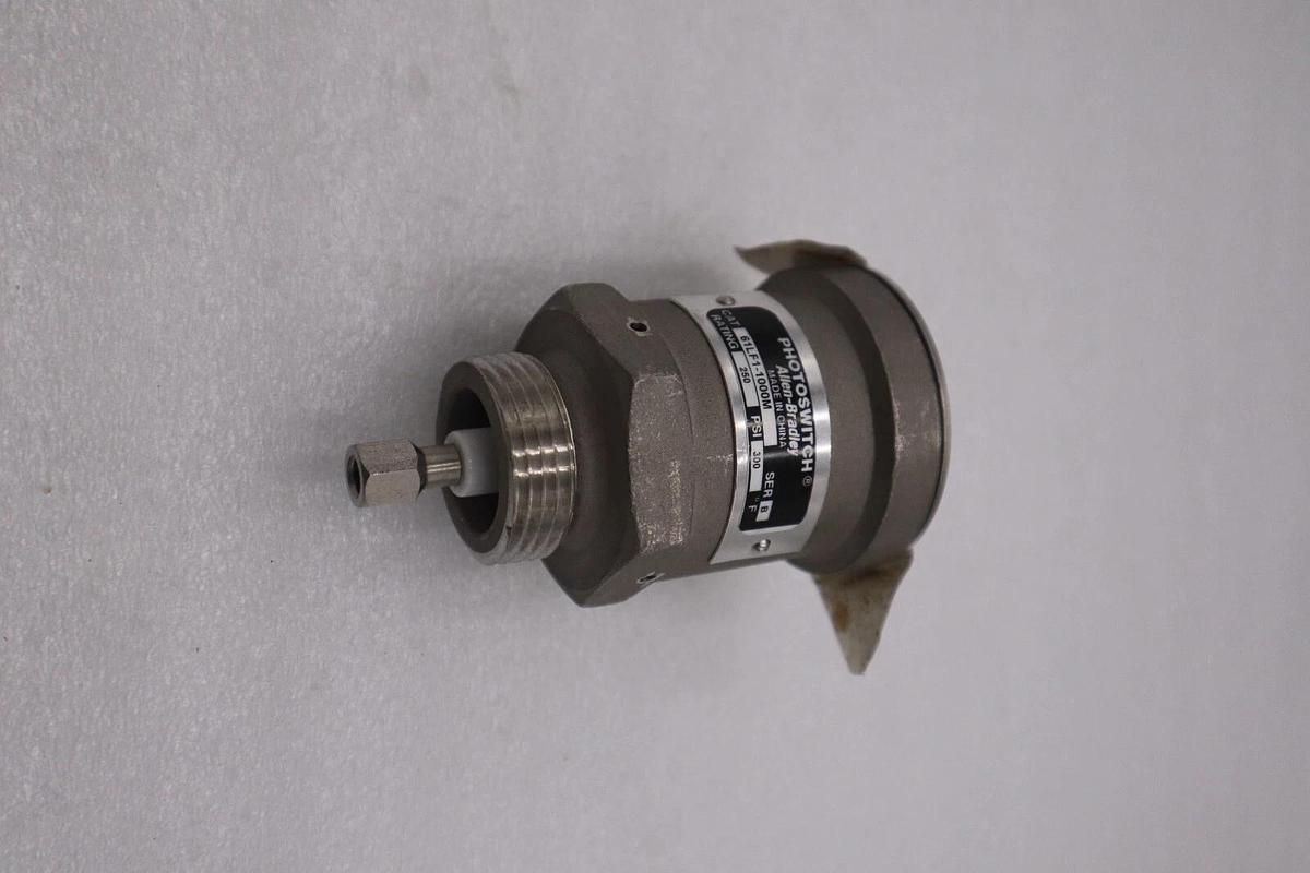 NEW ALLEN BRADLEY PHOTOSWITCH SINGLE PROBE HOUSING #316 SS  61LF1-1000M #G742A