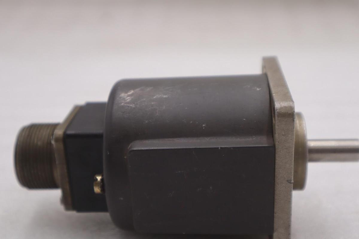 Used MOOG WINKELKODIERER ENCODER G70SSLDBI 18026 STOCK #K-3710