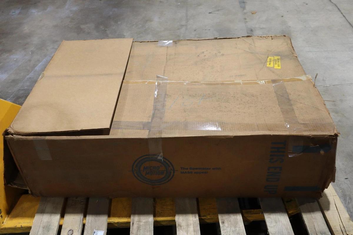Used NEW IN BOX - Micro Motion DL200S227SU Mass Flow Sensor 2in STOCK HS36