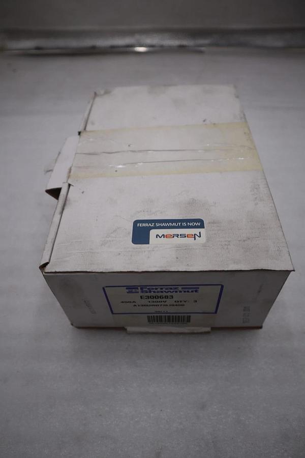 Used BOX OF THREE NEW IN BOX FERRAZ SHAWMUT MERSEN E300683 FUSES STOCK GF-298A
