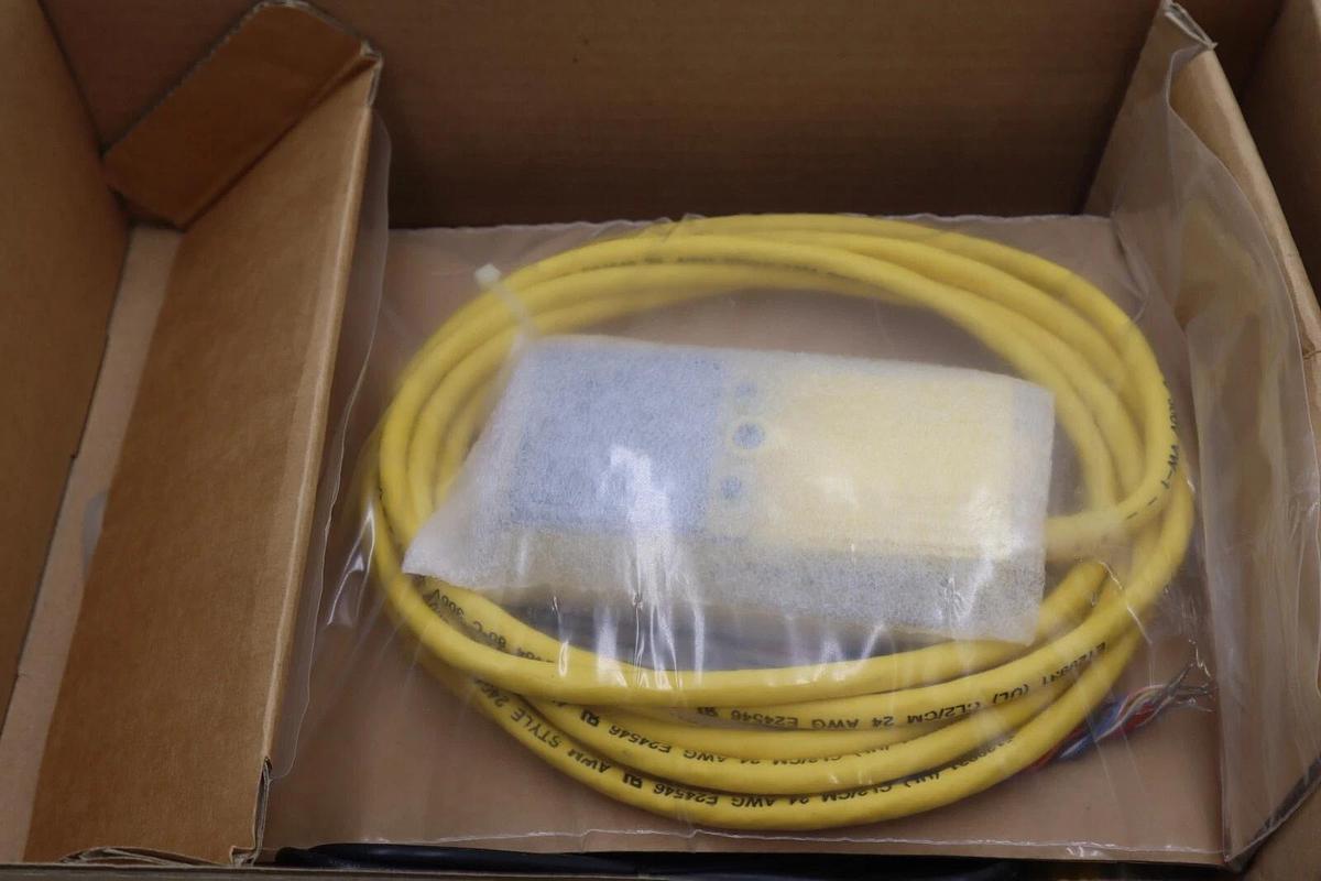 NEW COGNEX CKR-101-00 VISION SENSOR CHECKER 805-0060-2 C STOCK 2432