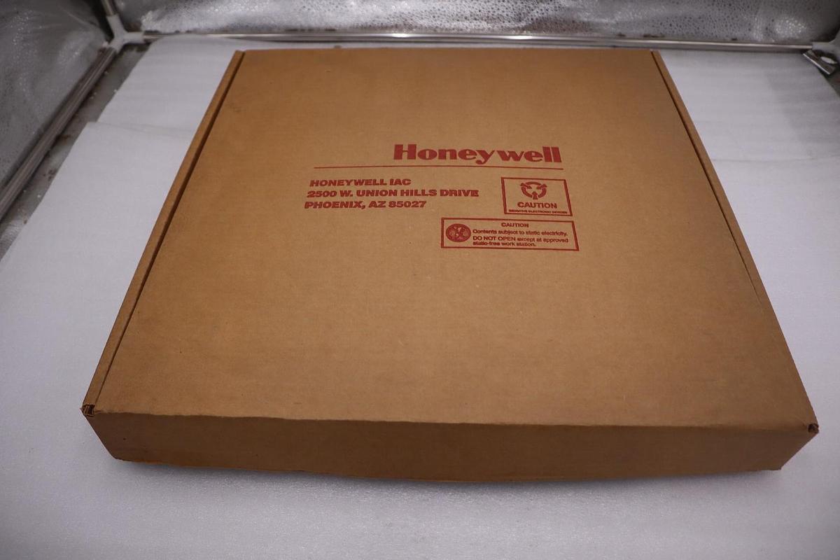 Used HONEYWELL 51401088-100 / 51401088100 (NEW IN BOX) COMMUNICATION INTERFACE #G616