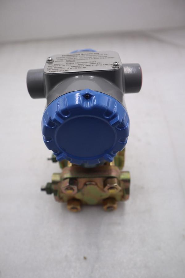 Used HONEYWELL STD720-A1HC4AS-1-A-AD0-11S-A-00A0-00-0000 11-42VDC 4500PSI STK 4595