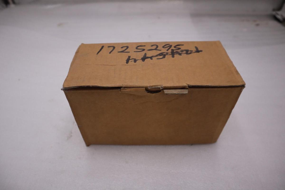Kromschroder VAS115R/NQSR GAS SOLENOID VALVE 88000100 NEW IN BOX STOCK H72A