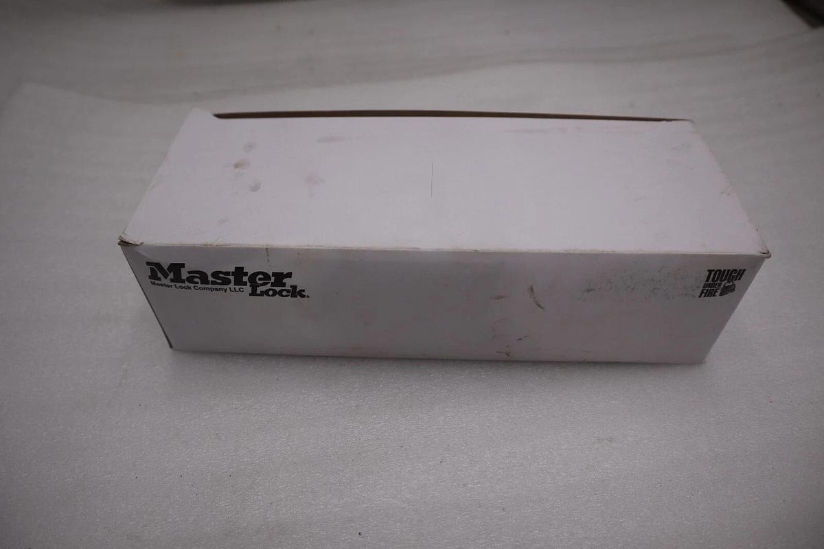 Used Master Lock 704DPF 4-1/2 in High Security Hasp Hardened Steel Locking Eye #H392