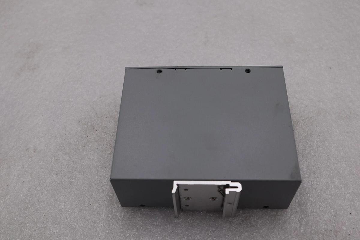 Used ALLEN BRADLEY 1783-US8T STRATIX 2000 UNMANAGED ETHERNET SWITCH SER A #K-2643