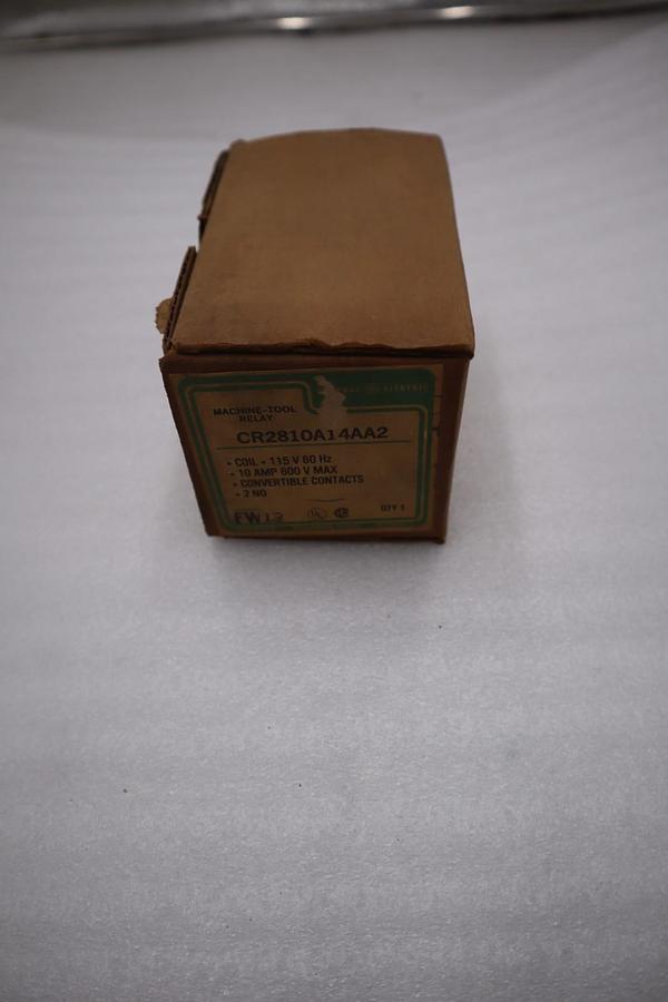 NEW GENERAL ELECTRIC CR2810A14AA2 RELAY - STOCK GF107A