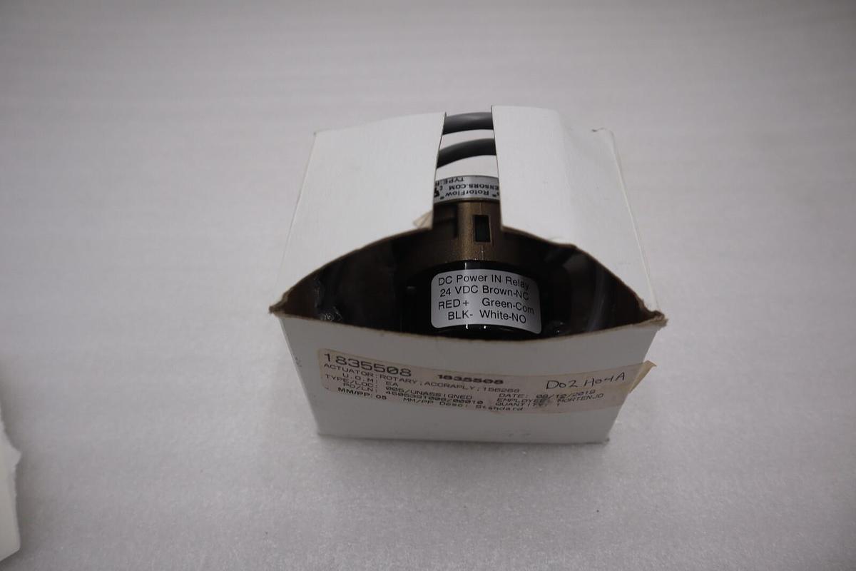 NEW IN BOX GEMS SENSORS RFS SERIES 156268 Liquid Flow Switch STOCK H35A