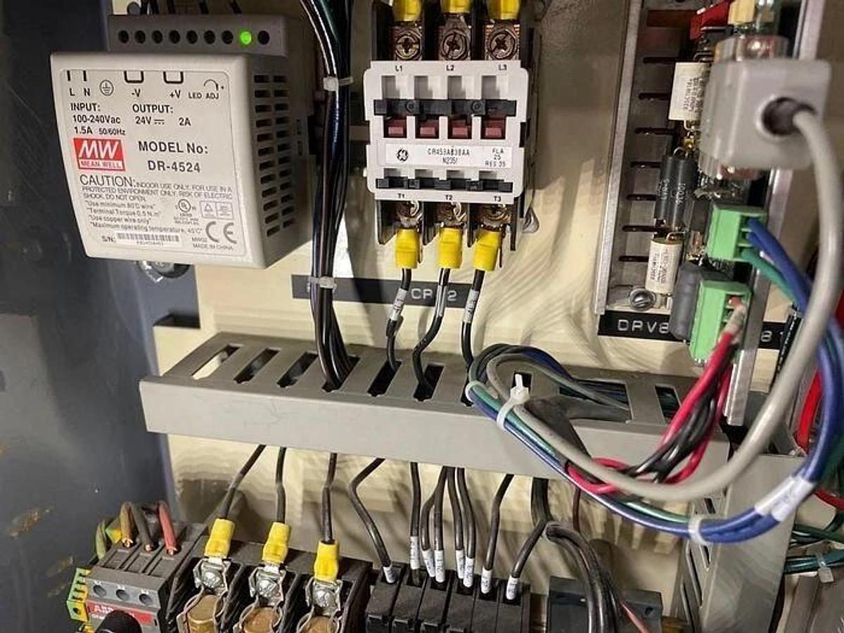 Used AMERIPAK # 40 HORIZONTAL WRAPPER w/ 6’ SS LUGGED INFEED CONVEYOR