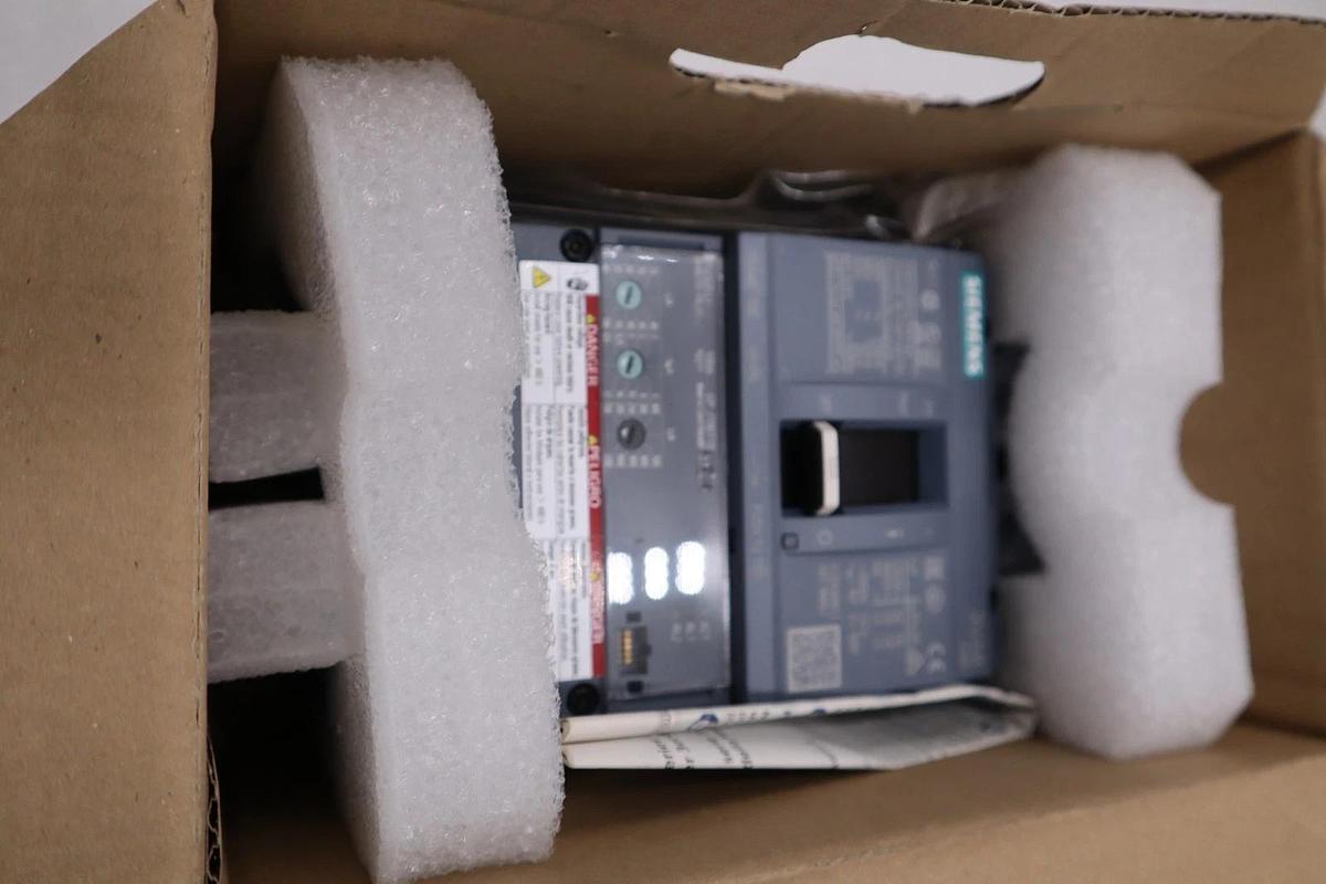 Used SIEMENS 3VA6110-7HL31-0AA0 / 3VA61107HL310AA0 - NEW - STOCK GF384