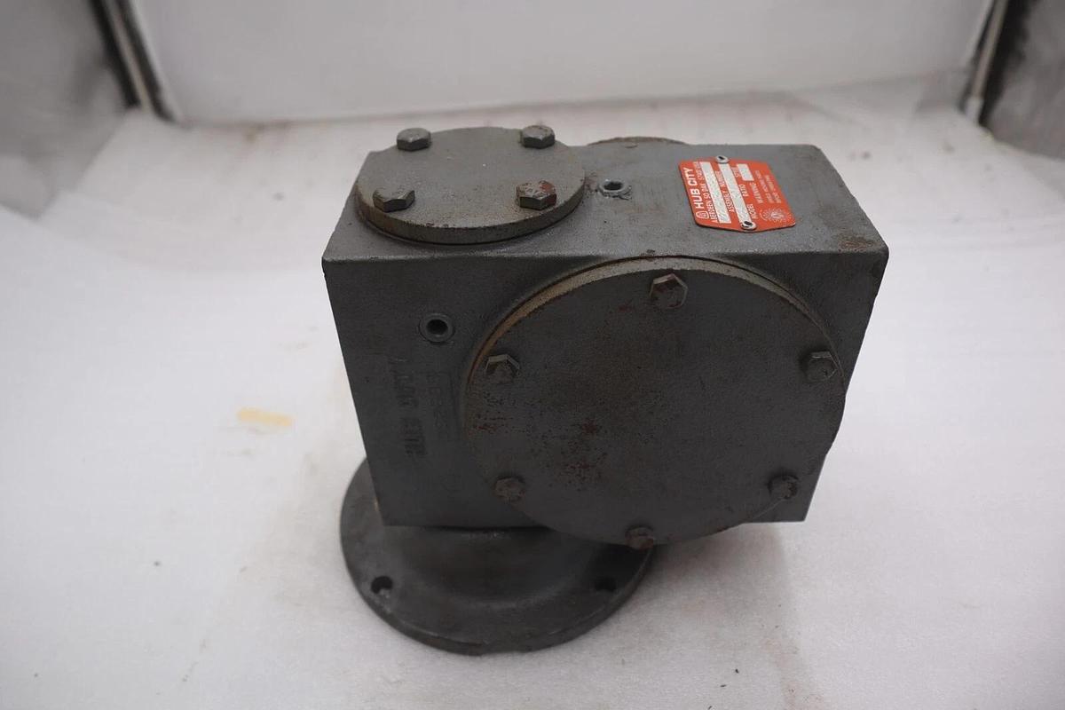 Used HUB CITY 0221-03486-500 MODEL 264 STYLE B GEAR REDUCER STOCK #M-55